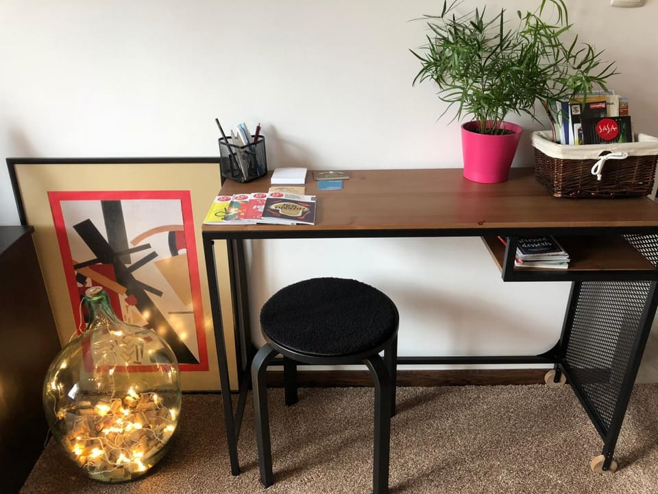 Day, Living room