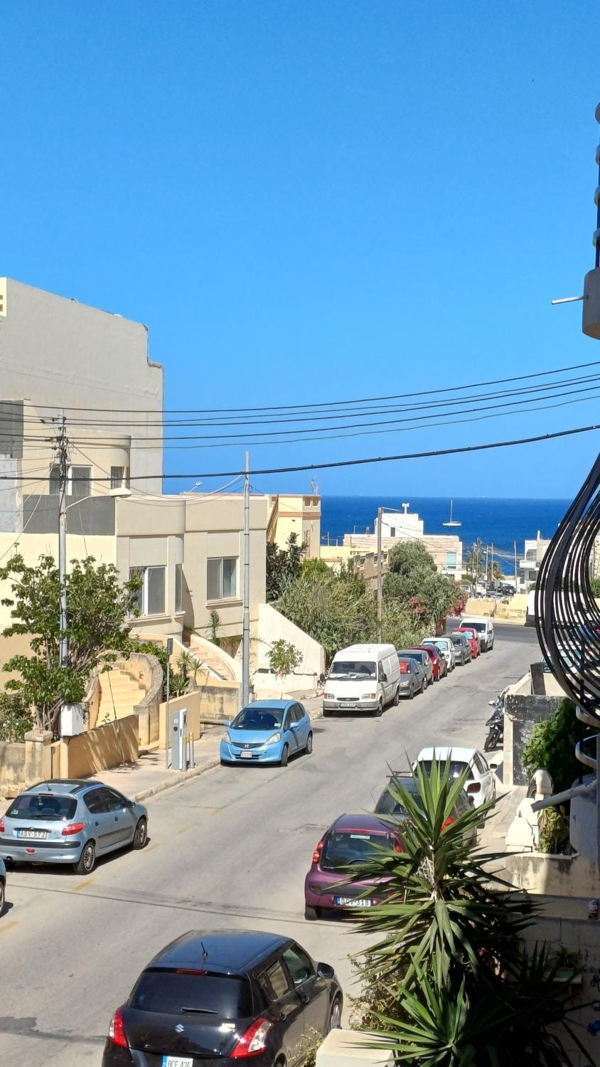 Sea view, Street view