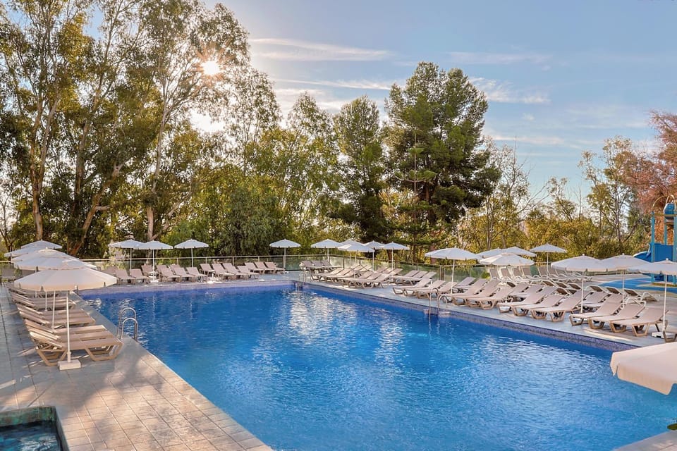 Day, Pool view, Swimming pool, sunbed