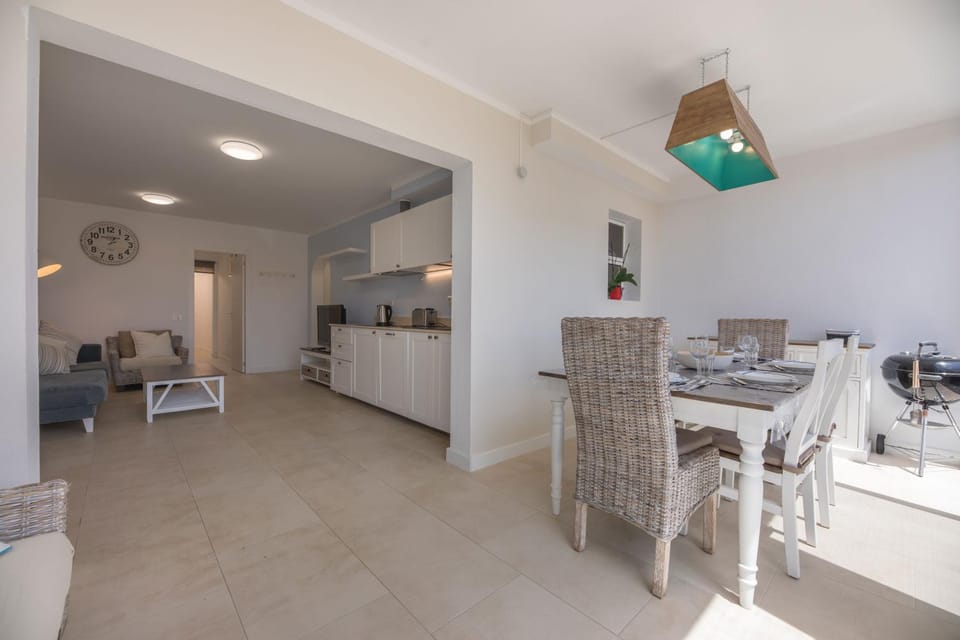 BBQ facilities, Kitchen or kitchenette, Living room, Photo of the whole room, Dining area