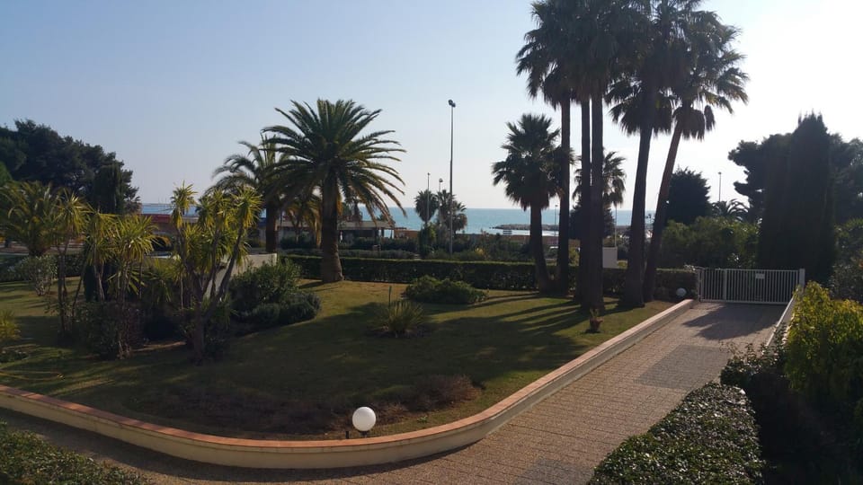 Property building, Sea view