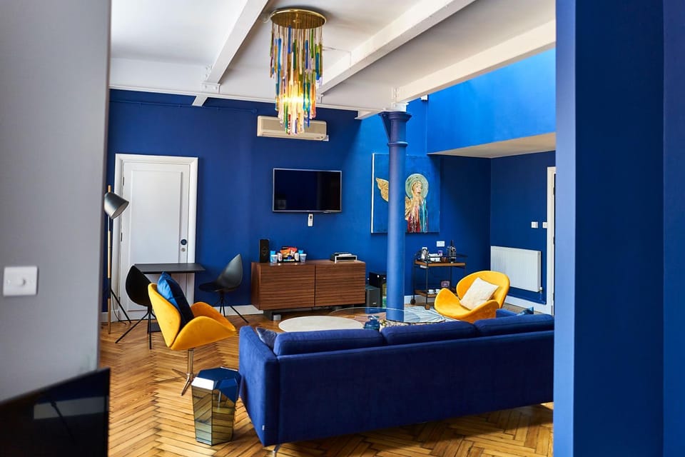TV and multimedia, Living room, Seating area, Dining area, Bedroom
