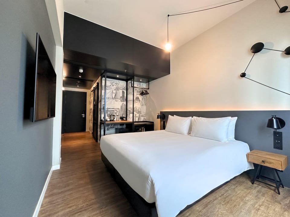 Bed, Bedroom