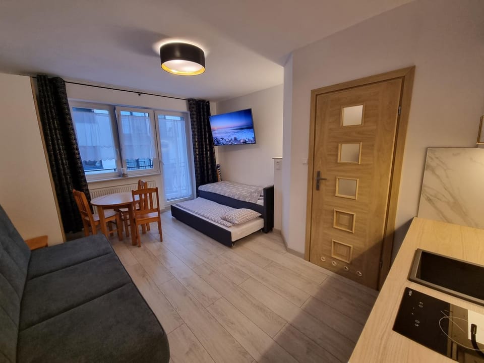 Communal lounge/ TV room, Kitchen or kitchenette, Living room, Seating area, Dining area, kitchen