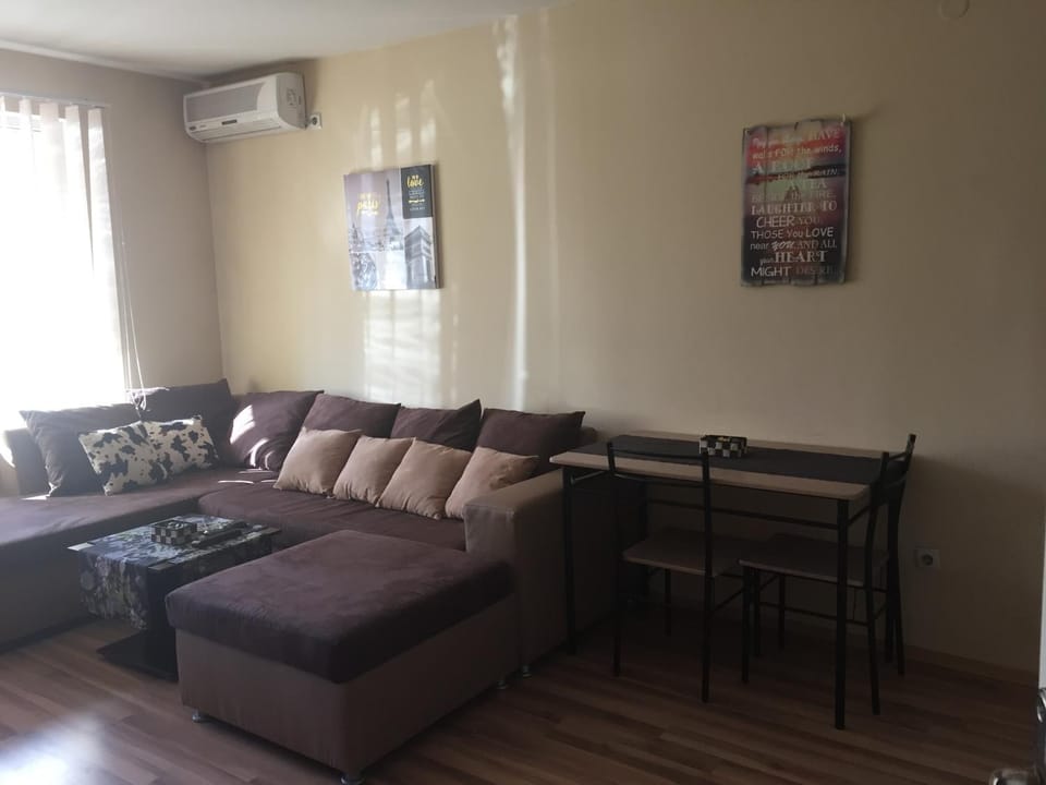 Coffee/tea facilities, Living room, Dining area