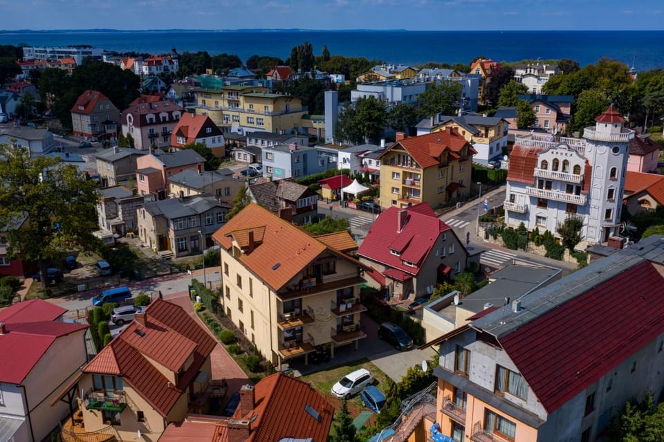 Property building, Neighbourhood, Bird's eye view, City view, Street view