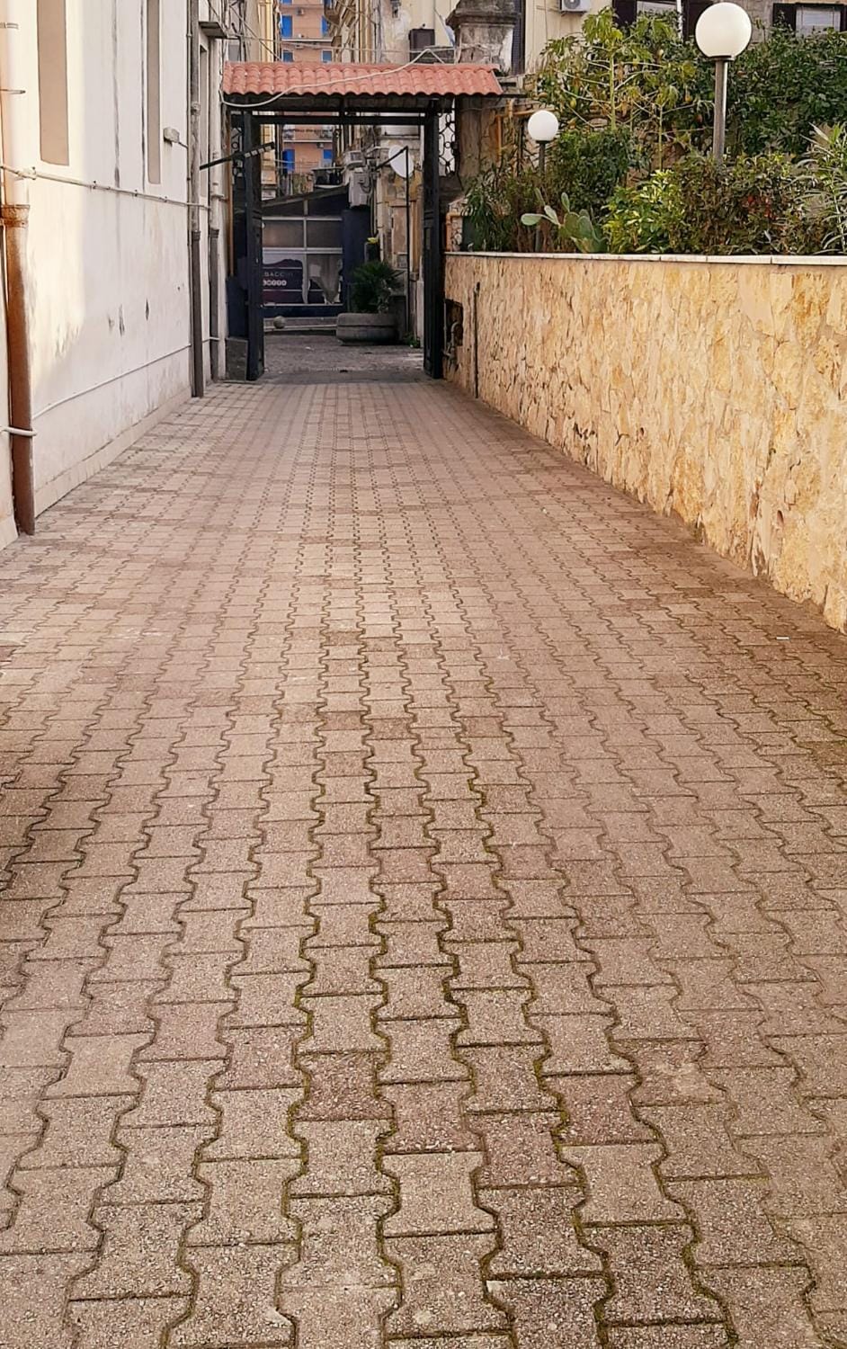 Neighbourhood, Street view