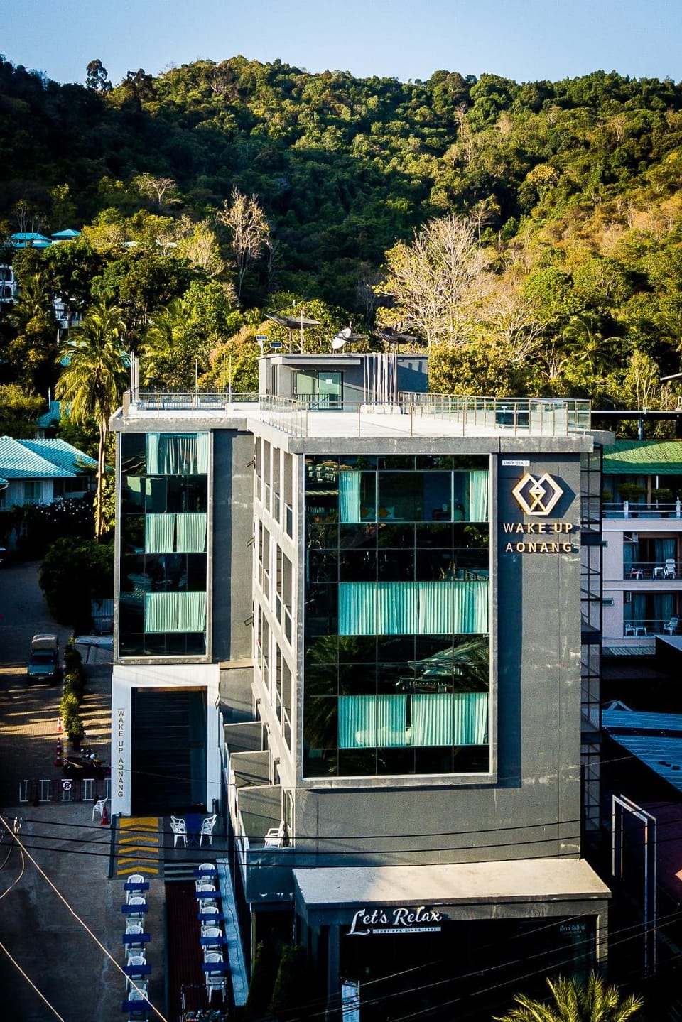 Property building, Day, Natural landscape, Mountain view