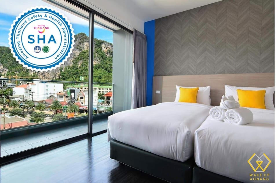 Bed, Photo of the whole room, Bedroom, Mountain view, towels