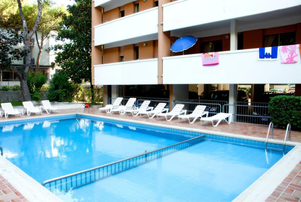 Facade/entrance, Swimming pool
