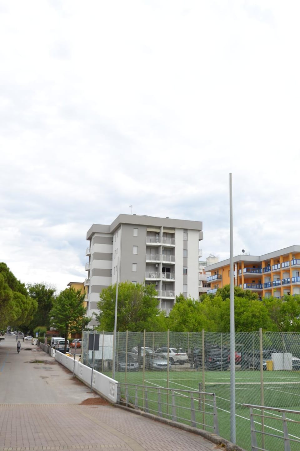 Property building, Neighbourhood