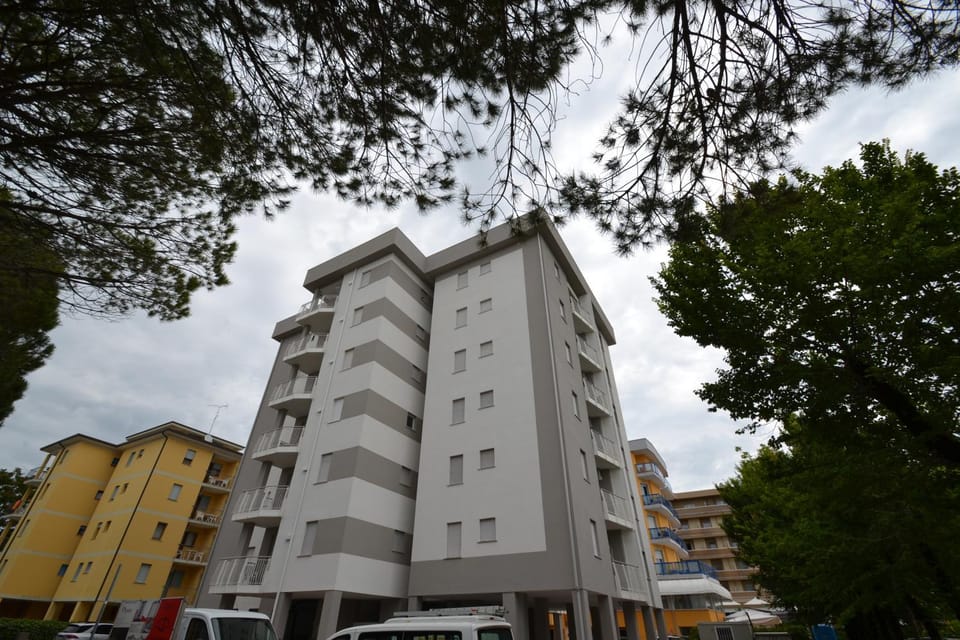 Property building, Facade/entrance, Neighbourhood