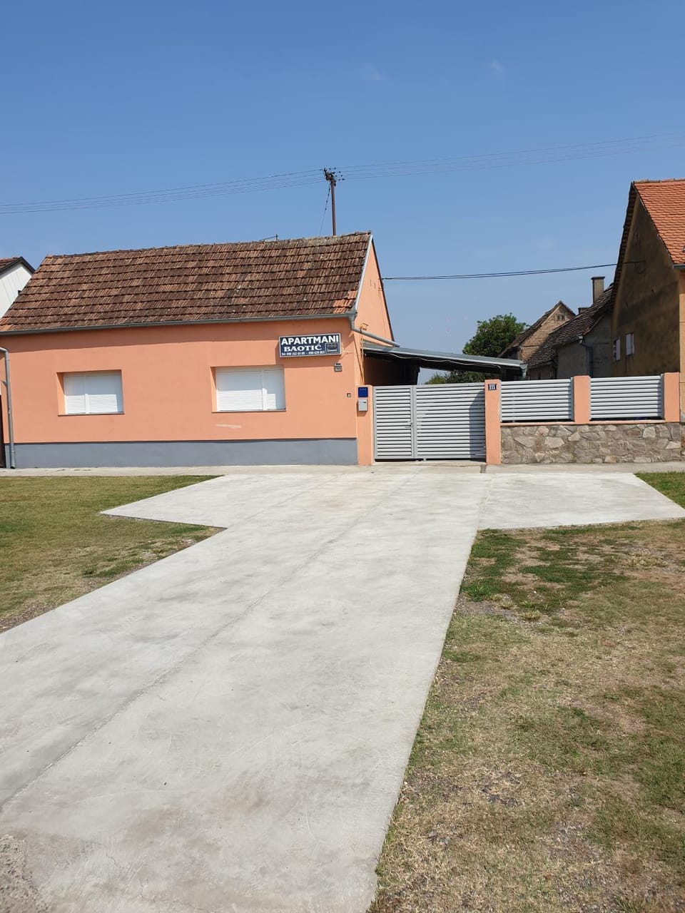 Facade/entrance, On site