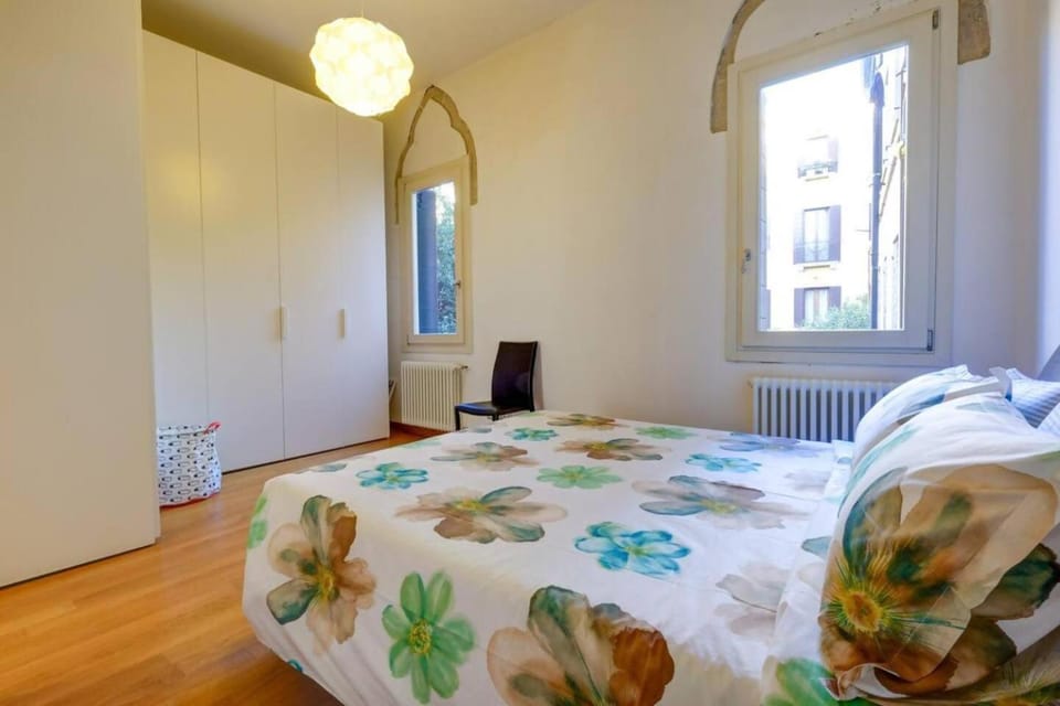 Rio Ca' Foscari a San Pantalon Apartment in Venice