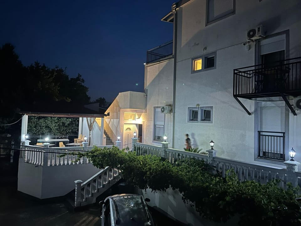 Apartments Villa Dadora Apartment in Montenegro