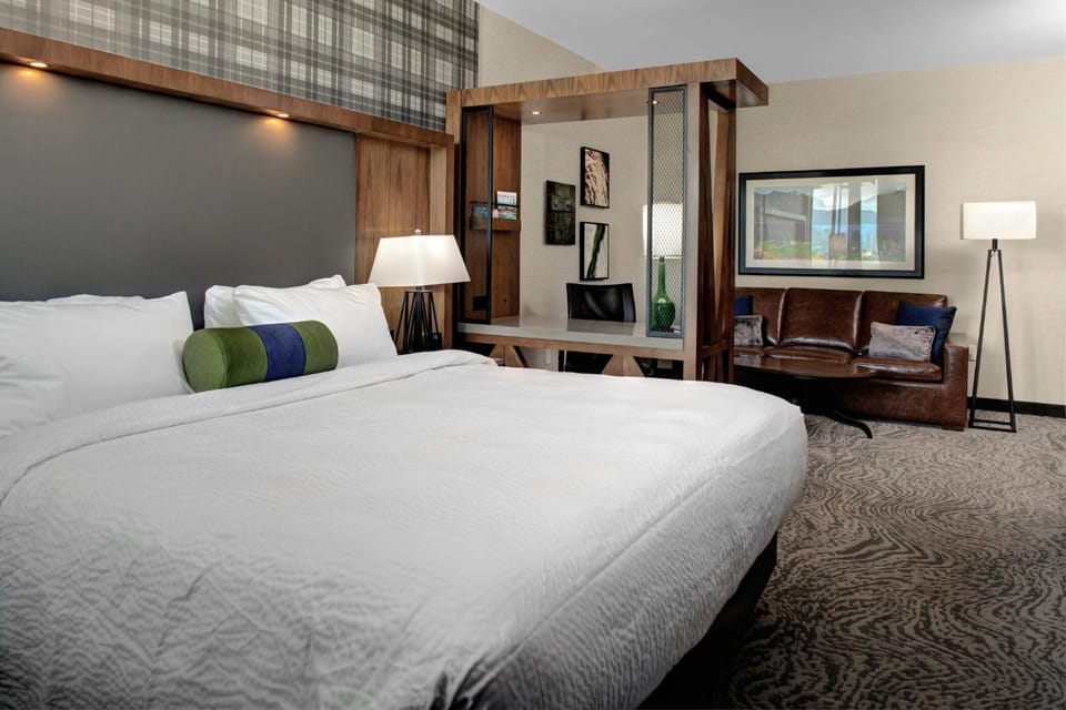 Bed, Seating area, Bedroom