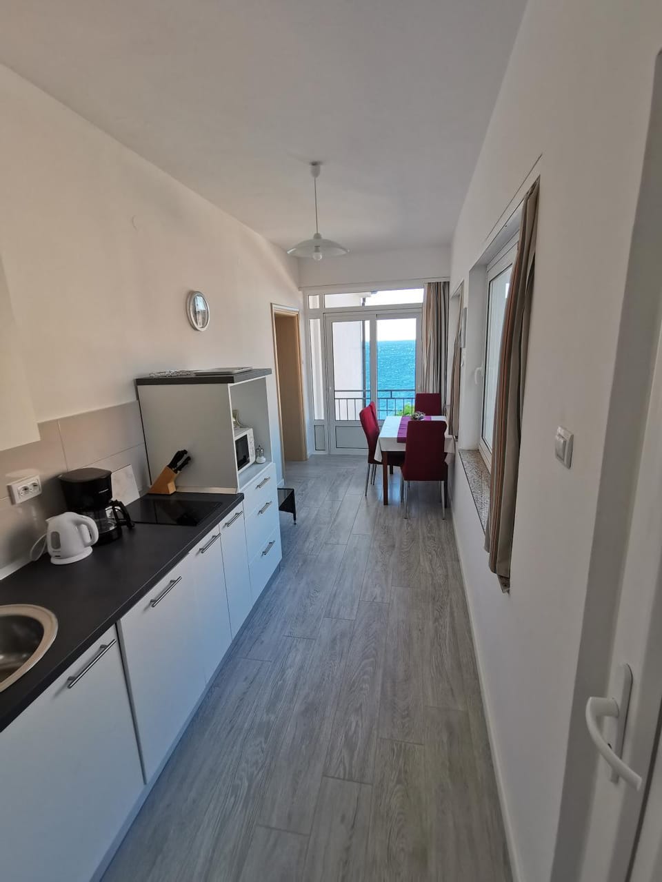 Property building, Kitchen or kitchenette, Sea view