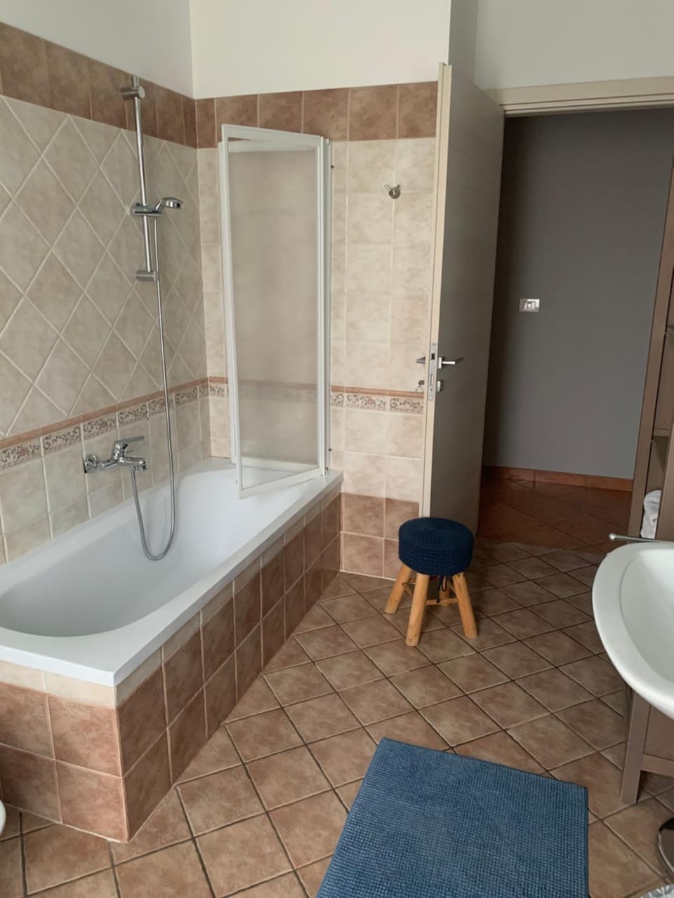 Shower, Bathroom, Bath, towels