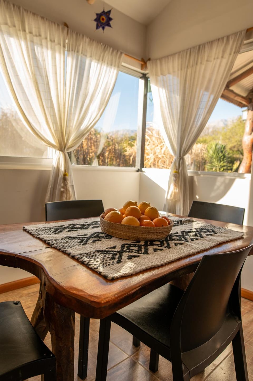 Living room, Seating area, Dining area, Food