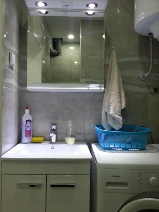 Shower, Bathroom, towels