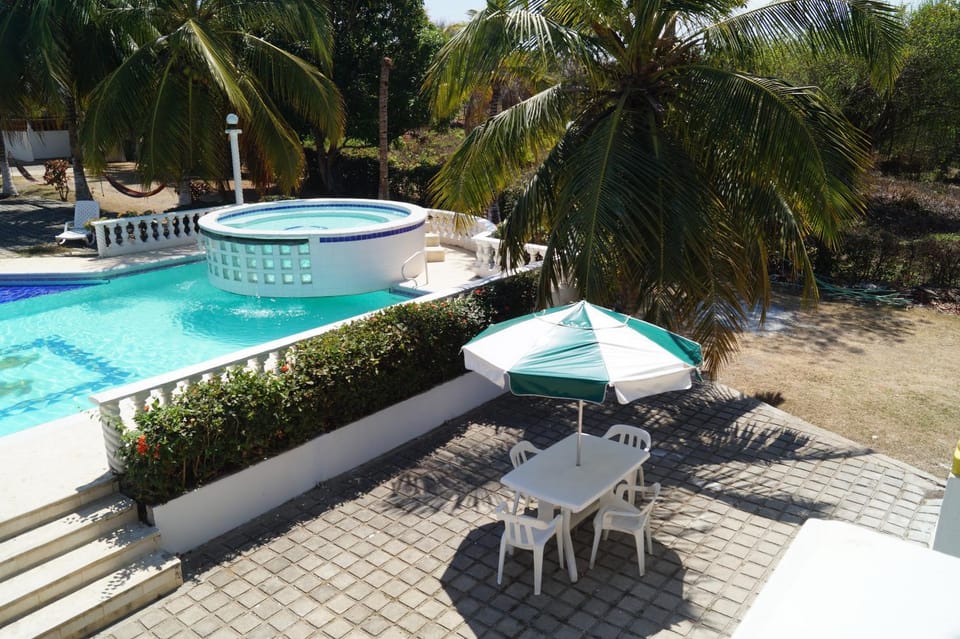 Balcony/Terrace, Balcony/Terrace, Beach, Swimming pool