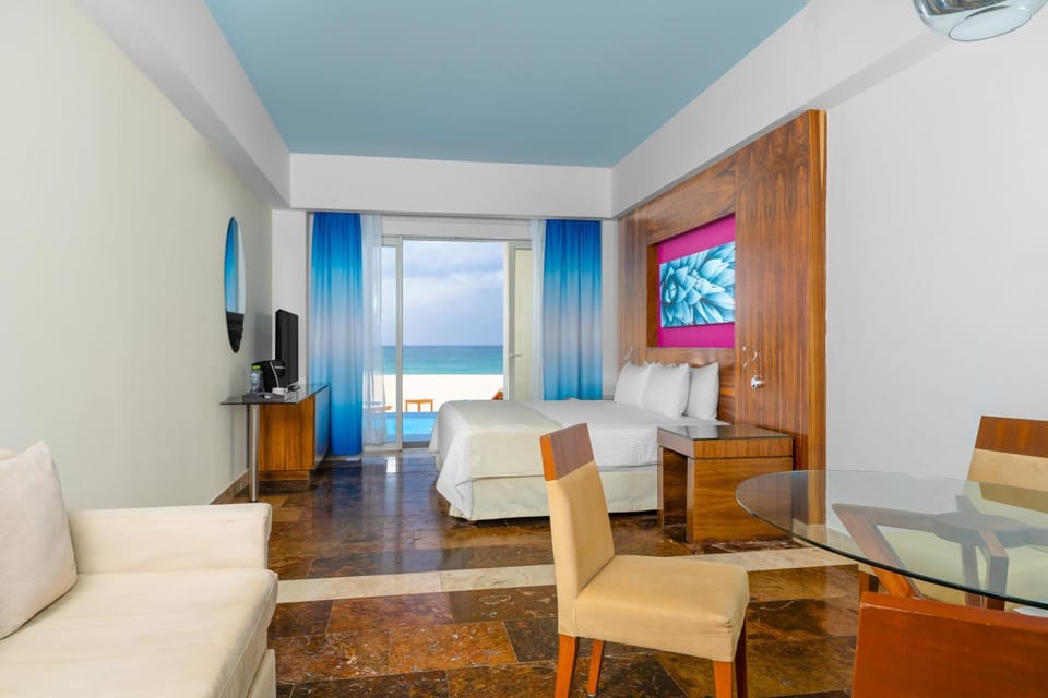 Altitude by Krystal Grand Los Cabos - All Inclusive Resort in San Jose del Cabo