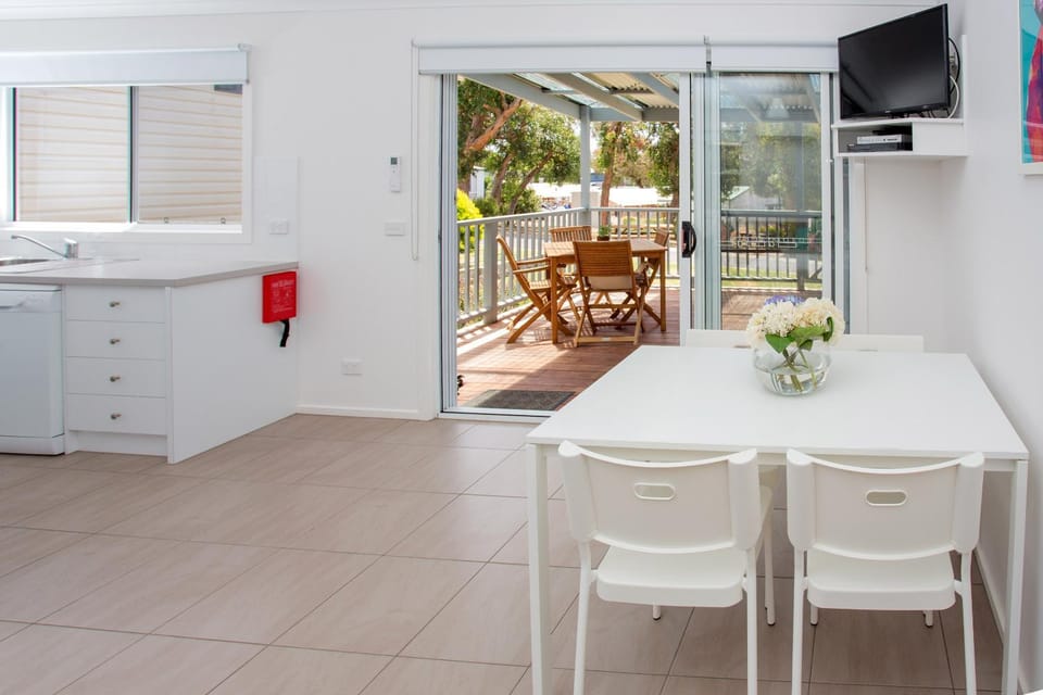 Kitchen or kitchenette, Seating area