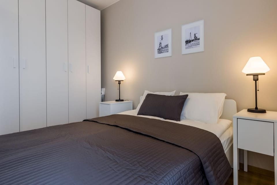 Bedroom, bunk bed