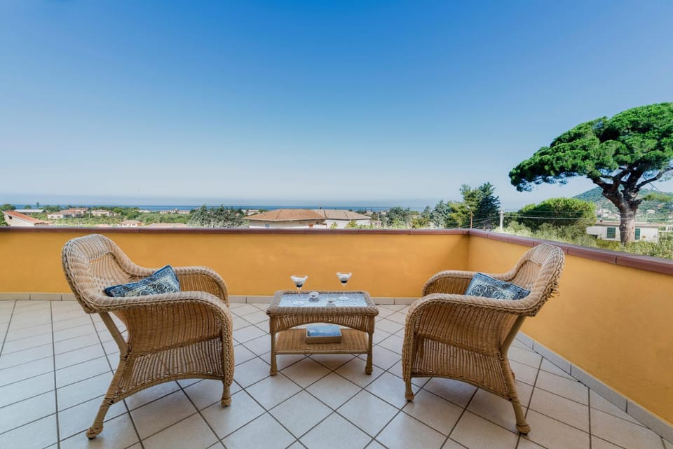 Patio, Spring, Summer, Balcony/Terrace, Photo of the whole room, City view, Landmark view, Mountain view, Sea view