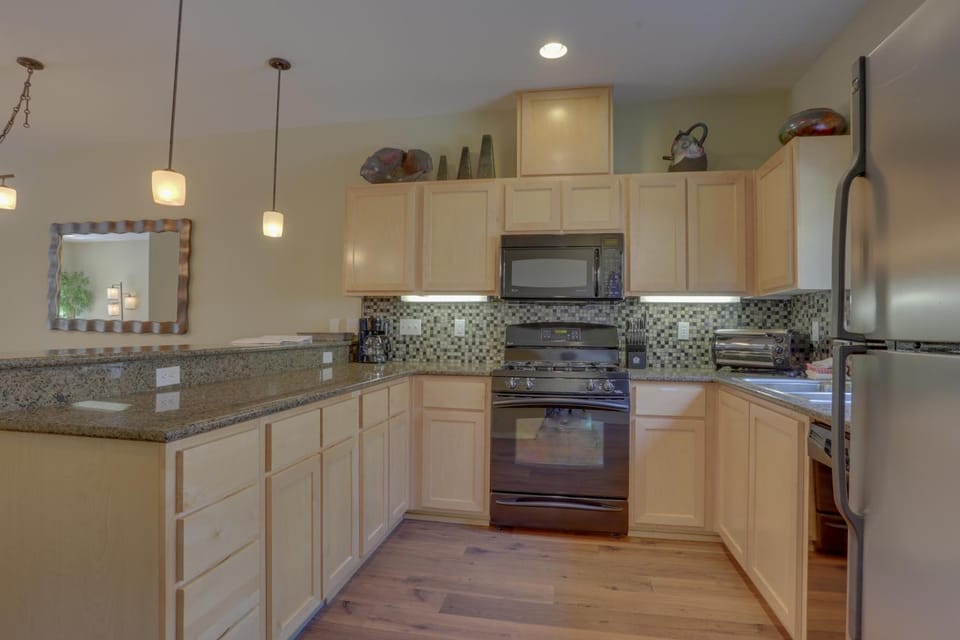 Collins Lake #112 Apartment in Clackamas County