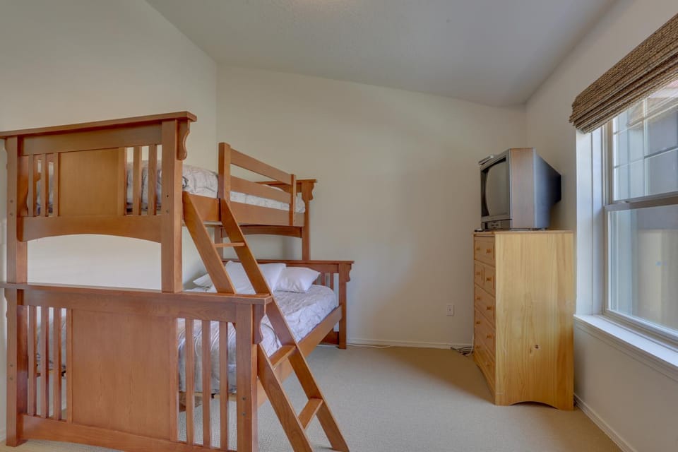 Collins Lake #112 Apartment in Clackamas County