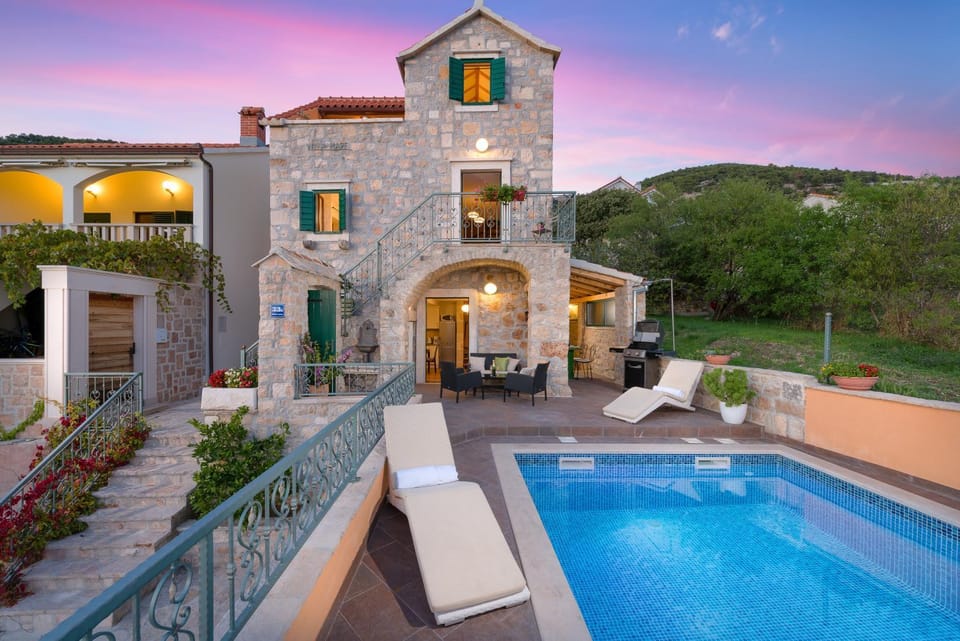 Facade/entrance, Swimming pool, Swimming pool