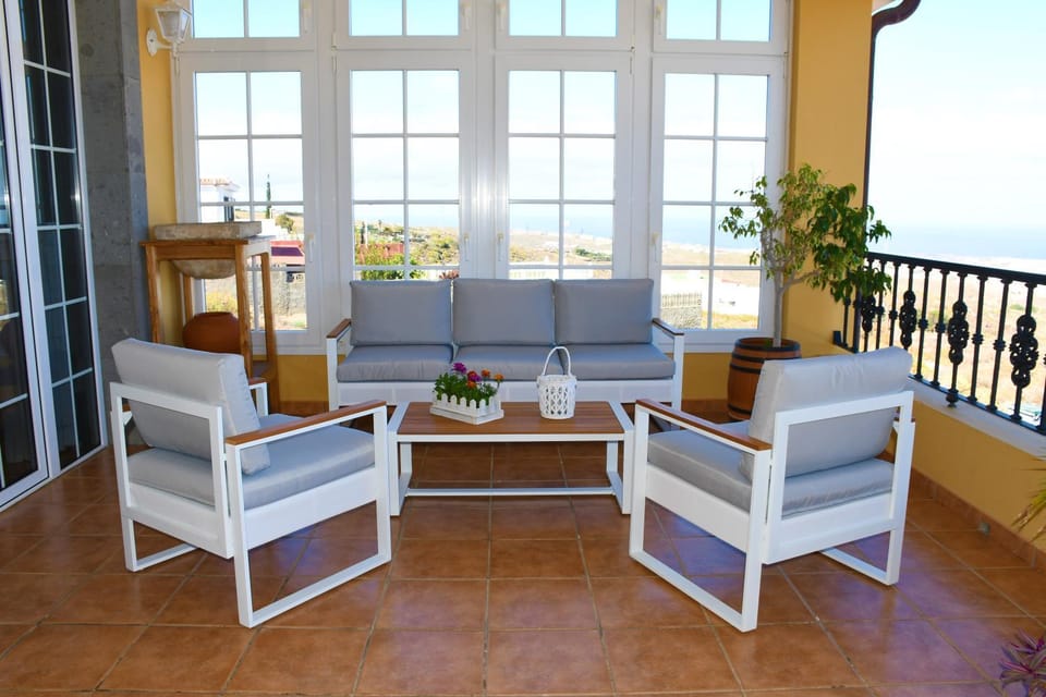 Balcony/Terrace, Decorative detail