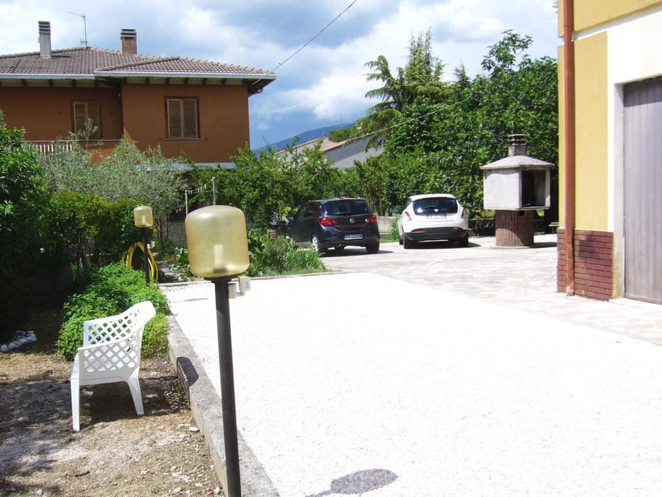 BBQ facilities, Garden, View (from property/room), Parking