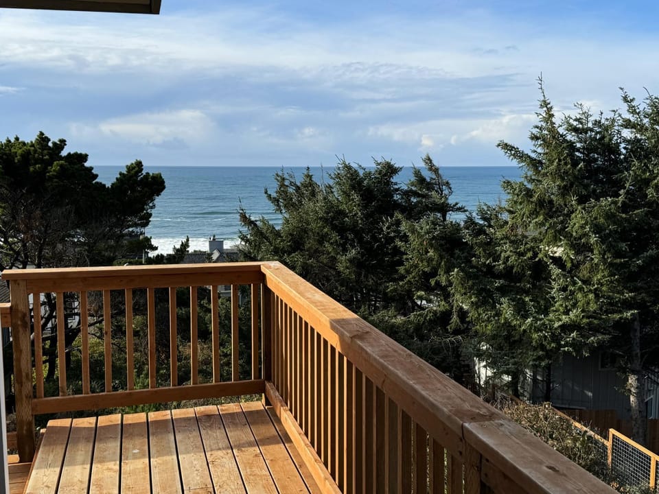 Mirabella House in Lincoln City