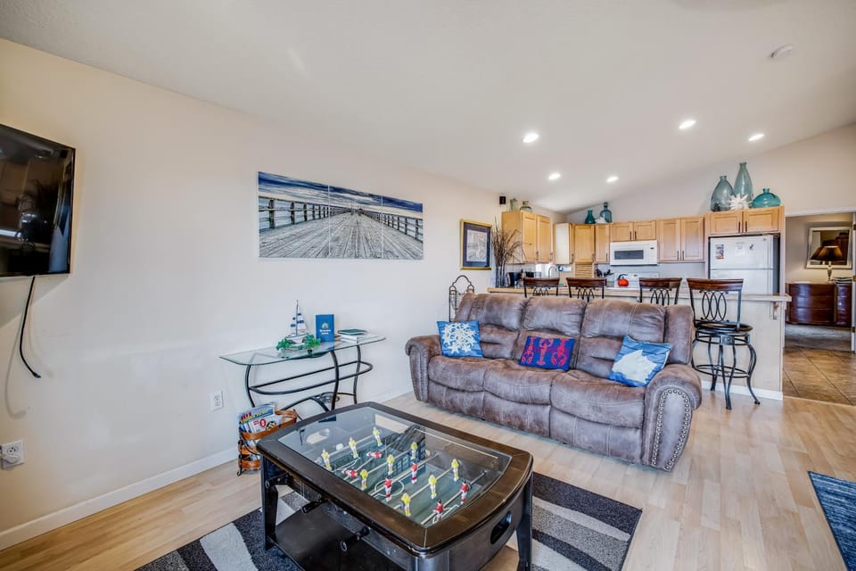 Boardwalk House in Rockaway Beach