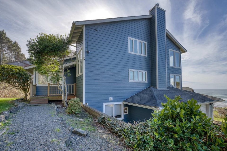Annie's Windsong House in Lincoln City