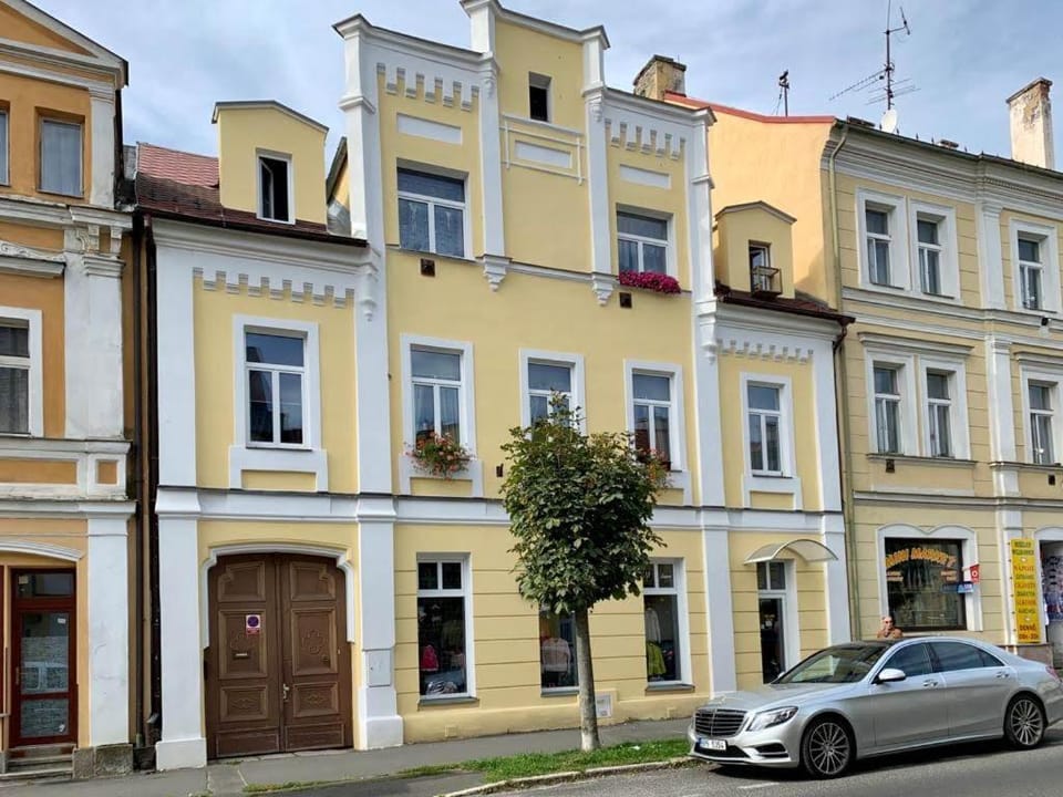 Property building, Facade/entrance