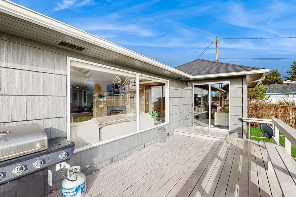 Crystal Rose Cottage House in Lincoln City