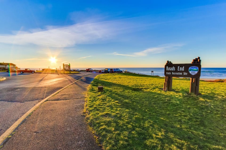Ocean View Terrace House in Lincoln City