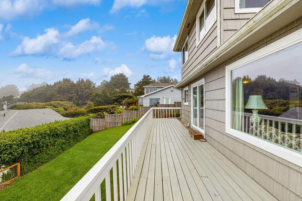 Ocean View Terrace House in Lincoln City
