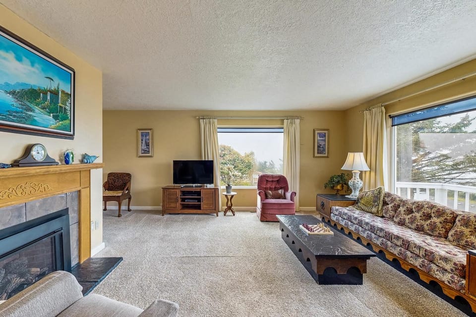 Ocean View Terrace House in Lincoln City