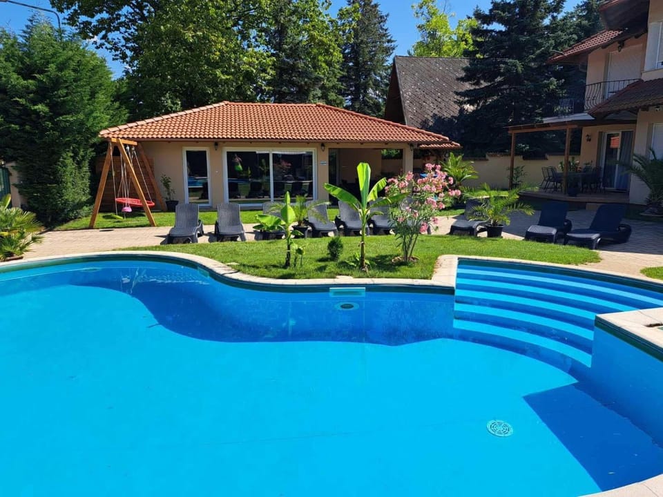 Happy Sun Medencés Apartman Apartment in Siófok