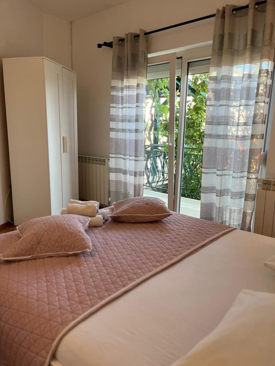 Bed, Bedroom, wardrobe