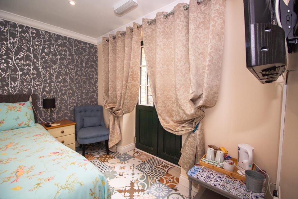 Old School B & B Bed and Breakfast in Wales