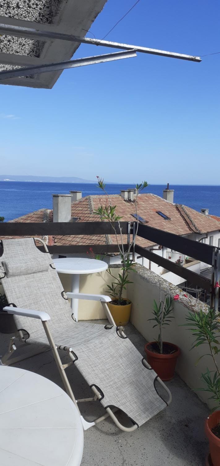 Kraybrezhna 3 Bed and Breakfast in Pomorie