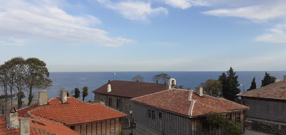 Kraybrezhna 3 Bed and Breakfast in Pomorie