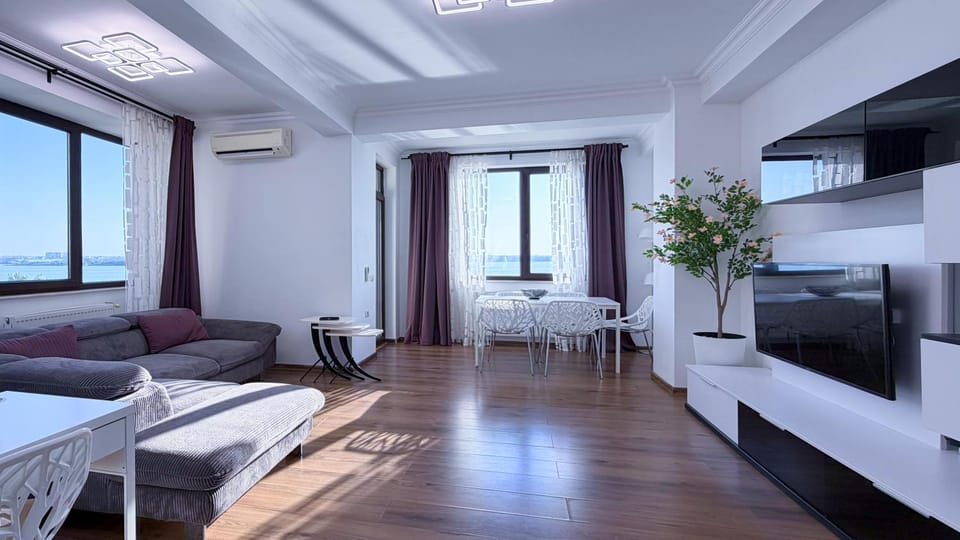 Living room, Photo of the whole room, Dining area, Family, air conditioner