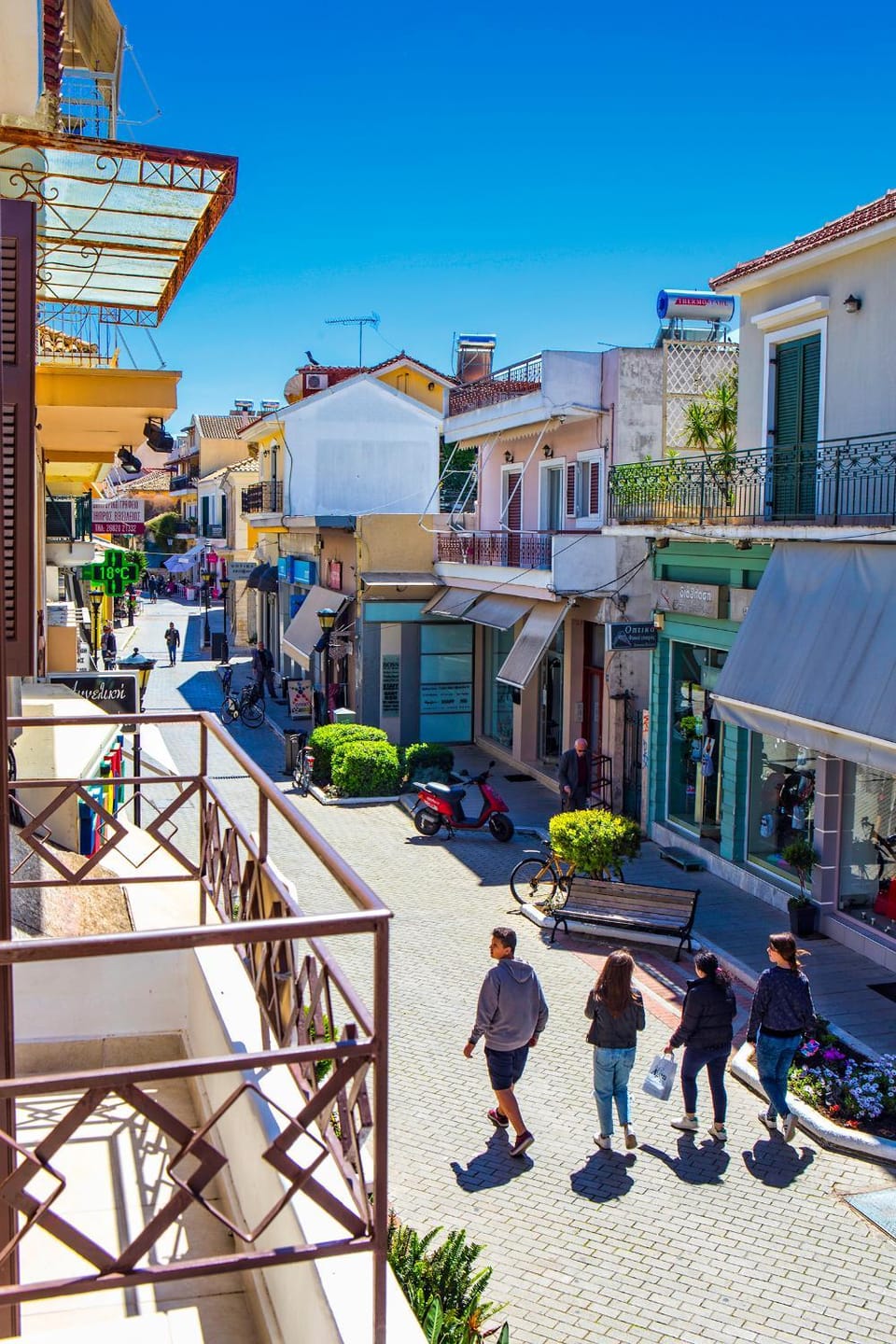 Neighbourhood, Street view