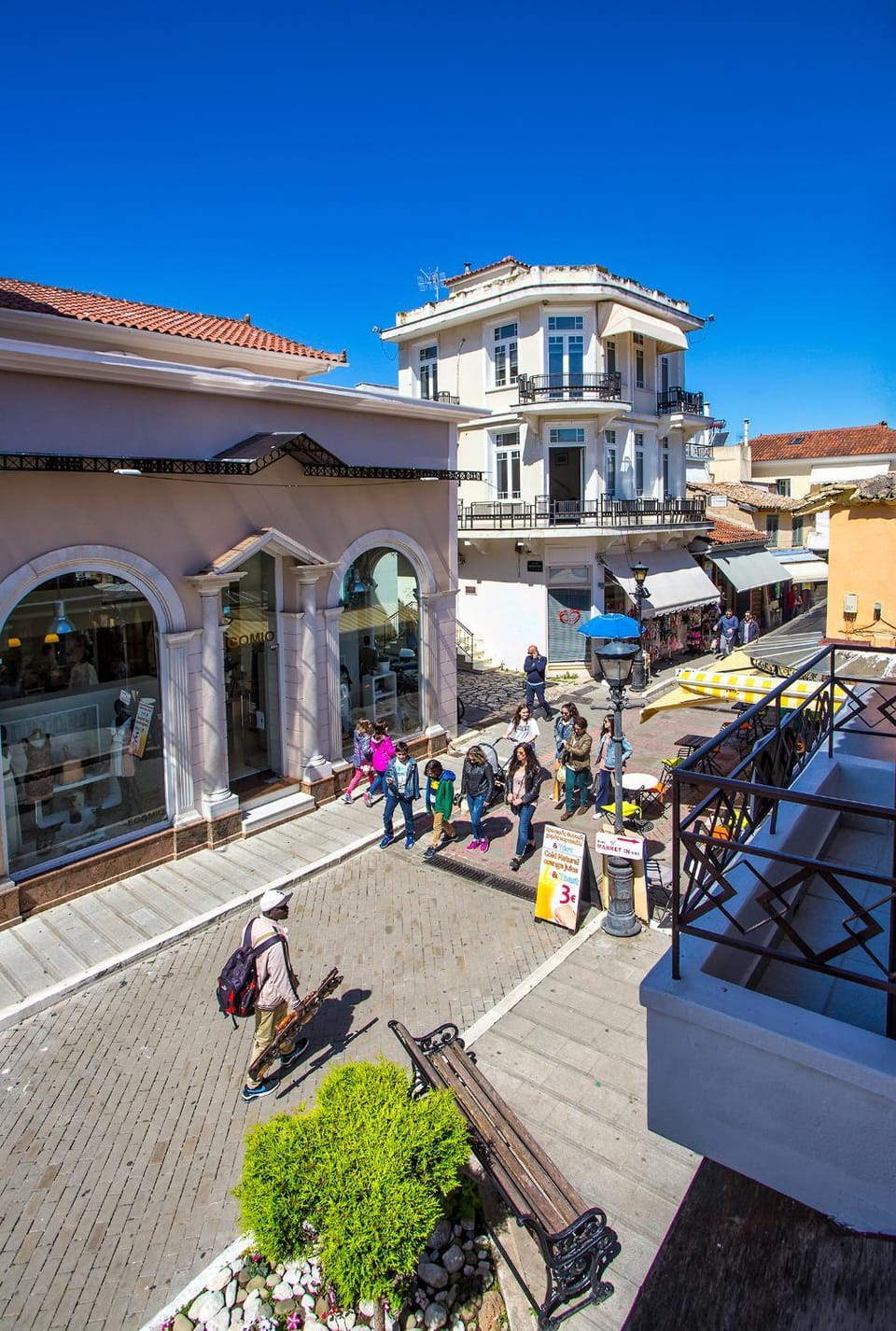 Neighbourhood, Street view